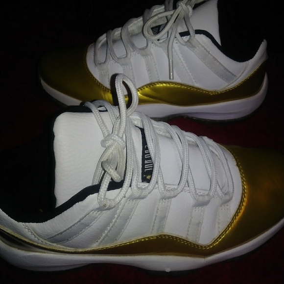 Air Jordan Retro 11 Low Closing Ceremony Gold - Picture 7 of 8